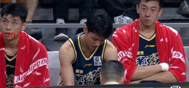 胡明轩骂焦泊乔后又怒推张皓嘉 广东内部矛盾可不只有杜锋 执教天平失衡