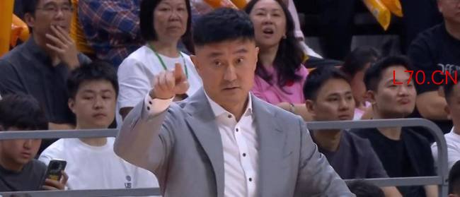 胡明轩骂焦泊乔后又怒推张皓嘉 广东内部矛盾可不只有杜锋 执教天平失衡