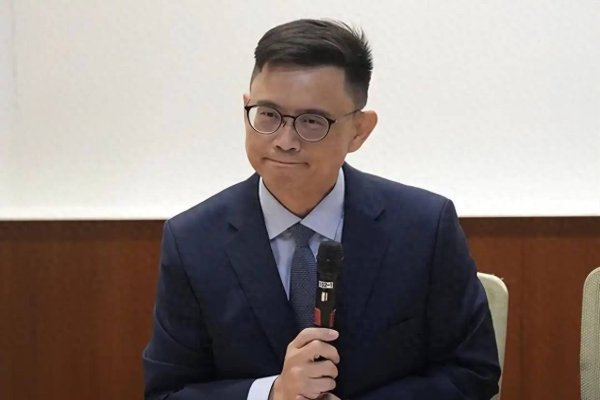 赖瑞隆大赢柯志恩20个百分点？蓝营青年揭内幕狠酸“绿到出汁”